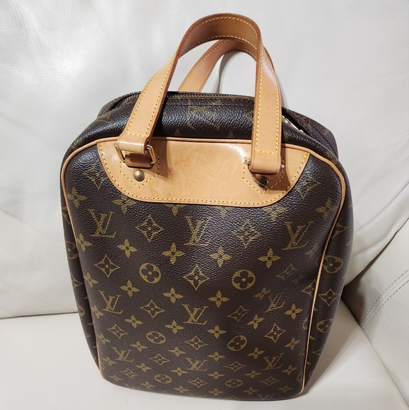 Louis Vuitton Handbags - Louis Vuitton Excursion Bag